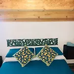 Casa Busari בית הארחה 4*