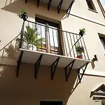Casa Busari בית הארחה 4*