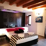 Casa Busari בית הארחה