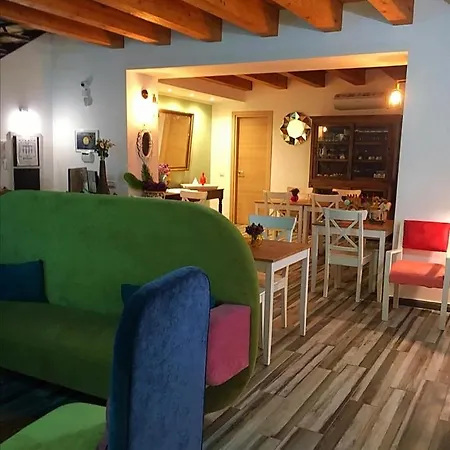 بيت ضيافة Casa Busari 4*