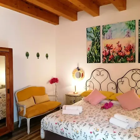 Casa Busari בית הארחה