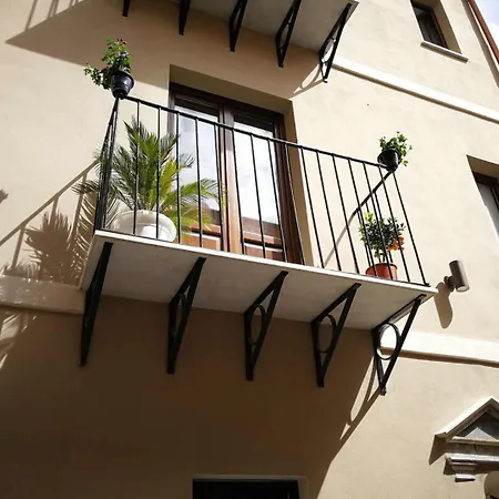 Casa Busari בית הארחה 4*